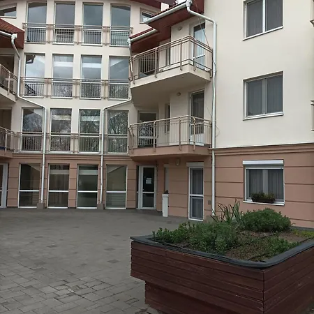 Lägenhet Gold Wellness Apartman