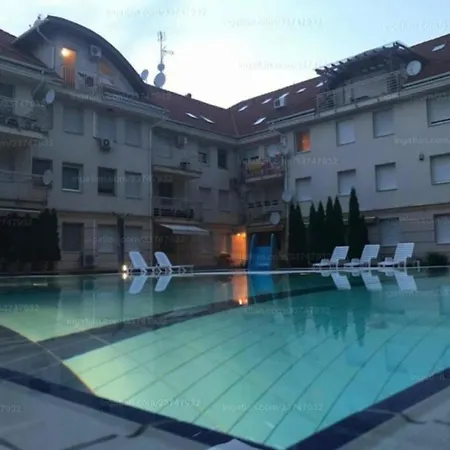 Gold Wellness Apartman Lägenhet *